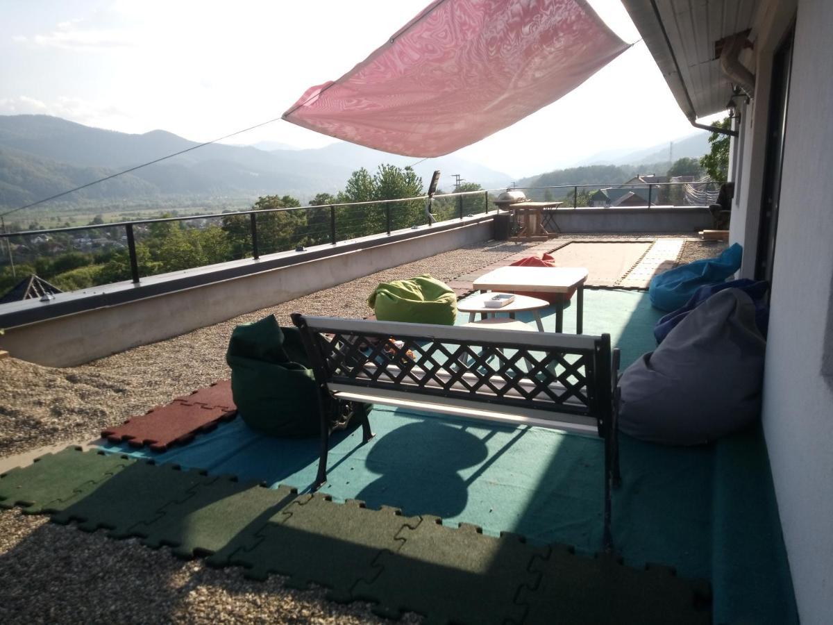 ホテル Casa Prieteniei - Cazare Piatra Neamţ エクステリア 写真