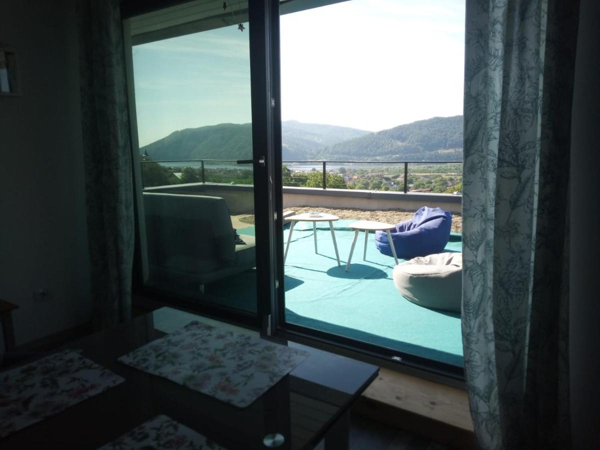 ホテル Casa Prieteniei - Cazare Piatra Neamţ エクステリア 写真