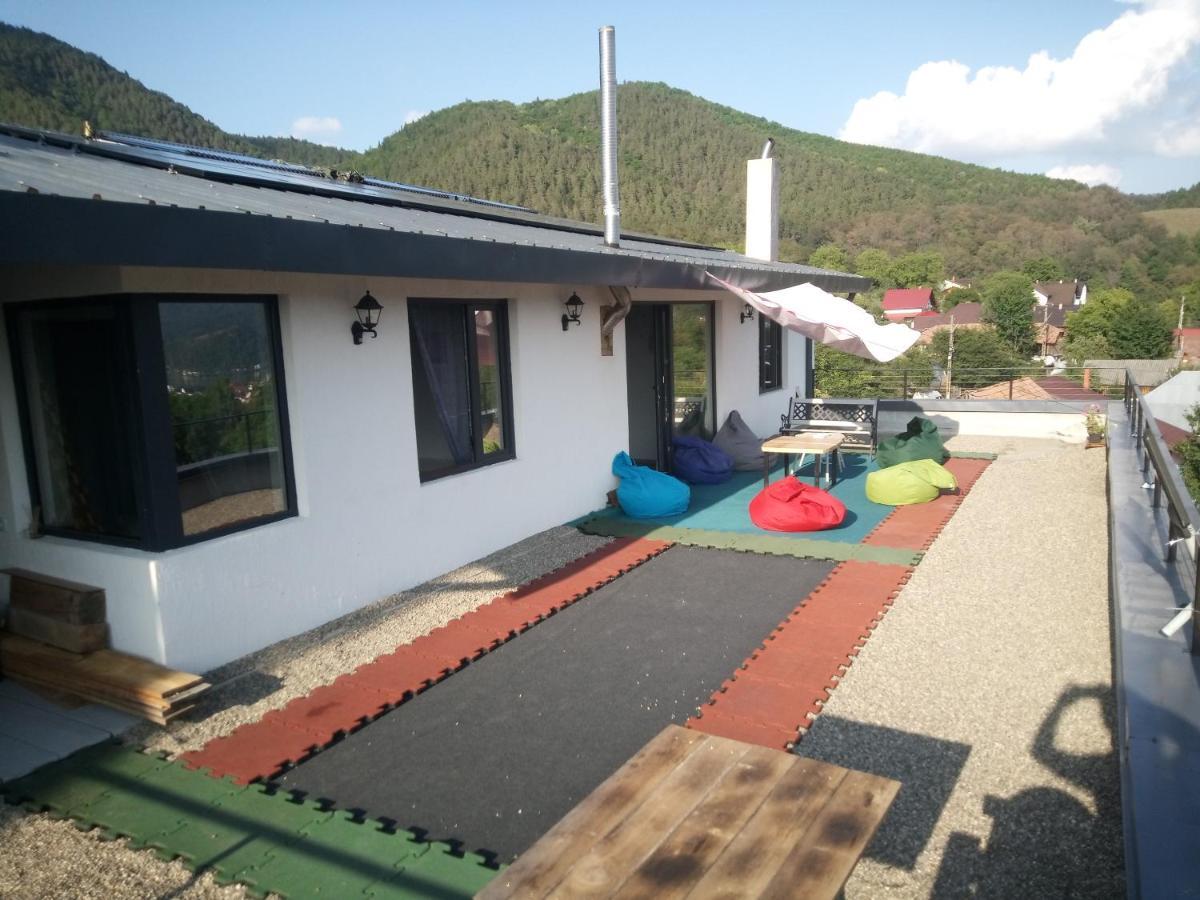 ホテル Casa Prieteniei - Cazare Piatra Neamţ エクステリア 写真